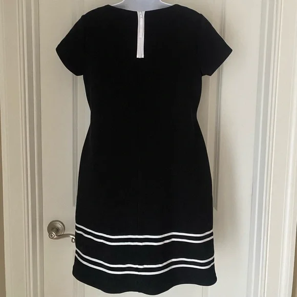 T BY TALBOTS PIQUÉ CREWNECK DRESS - CONTRAST STRIPE SIZE PM - Picture 5 of 7